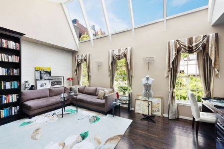 The lobby room of Paulina Porizkova's listed house of Manhattan.